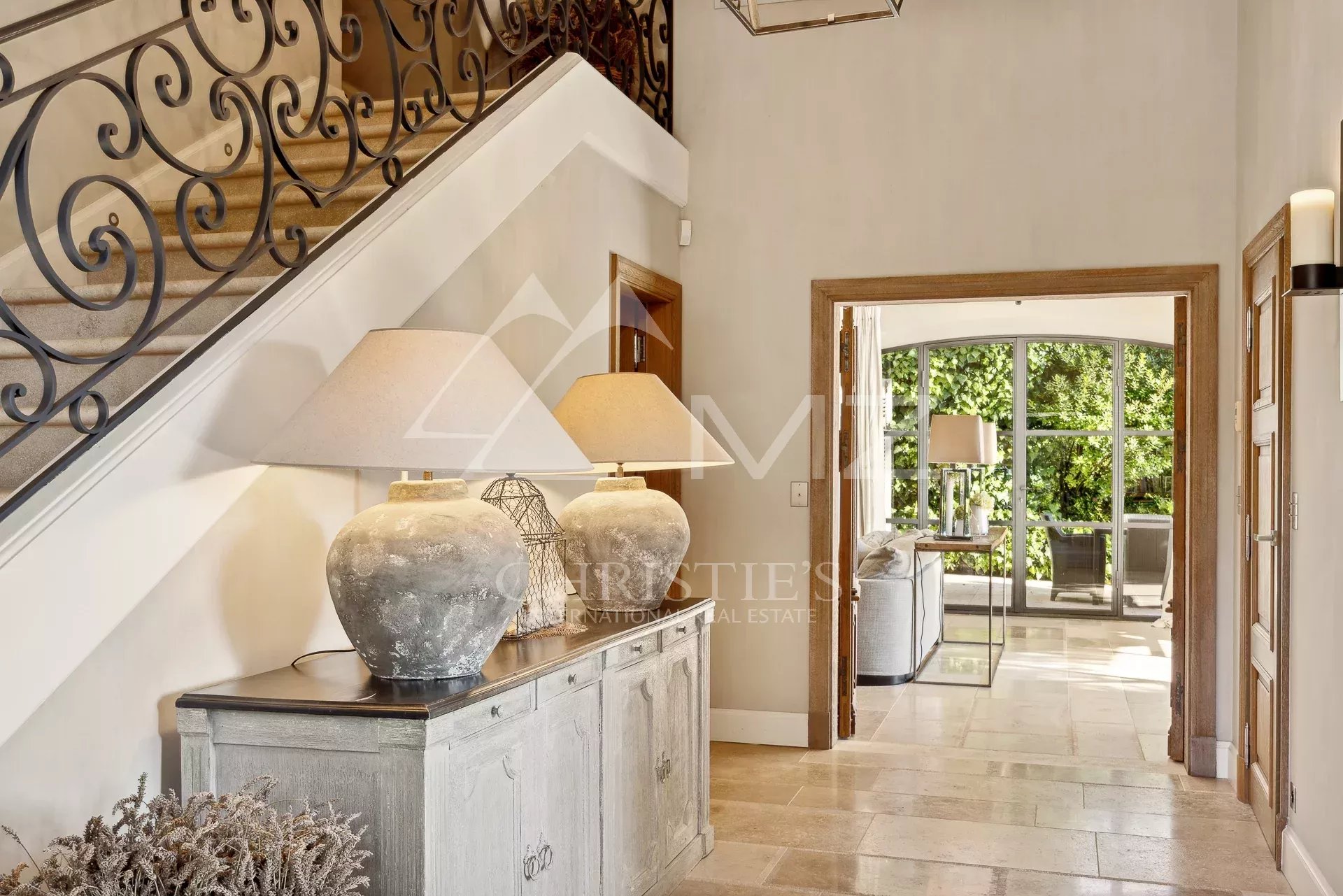 Mougins - Superb stone farmhouse