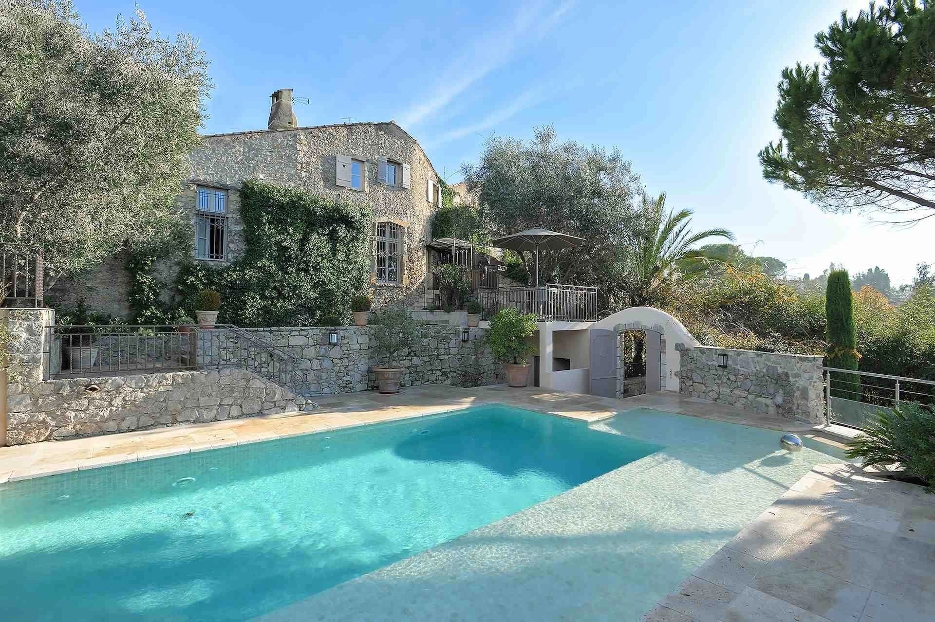 Propriété unique au cœur du village de Mougins