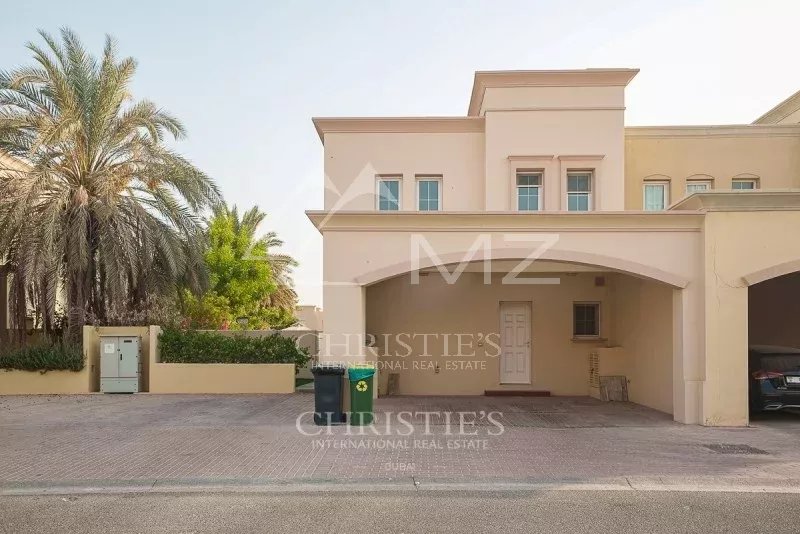 Upgraded 3 bed plus study villa | Private Pool