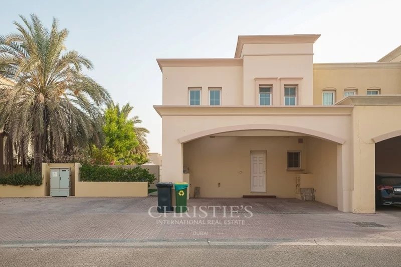 Upgraded 3 bed plus study villa | Private Pool