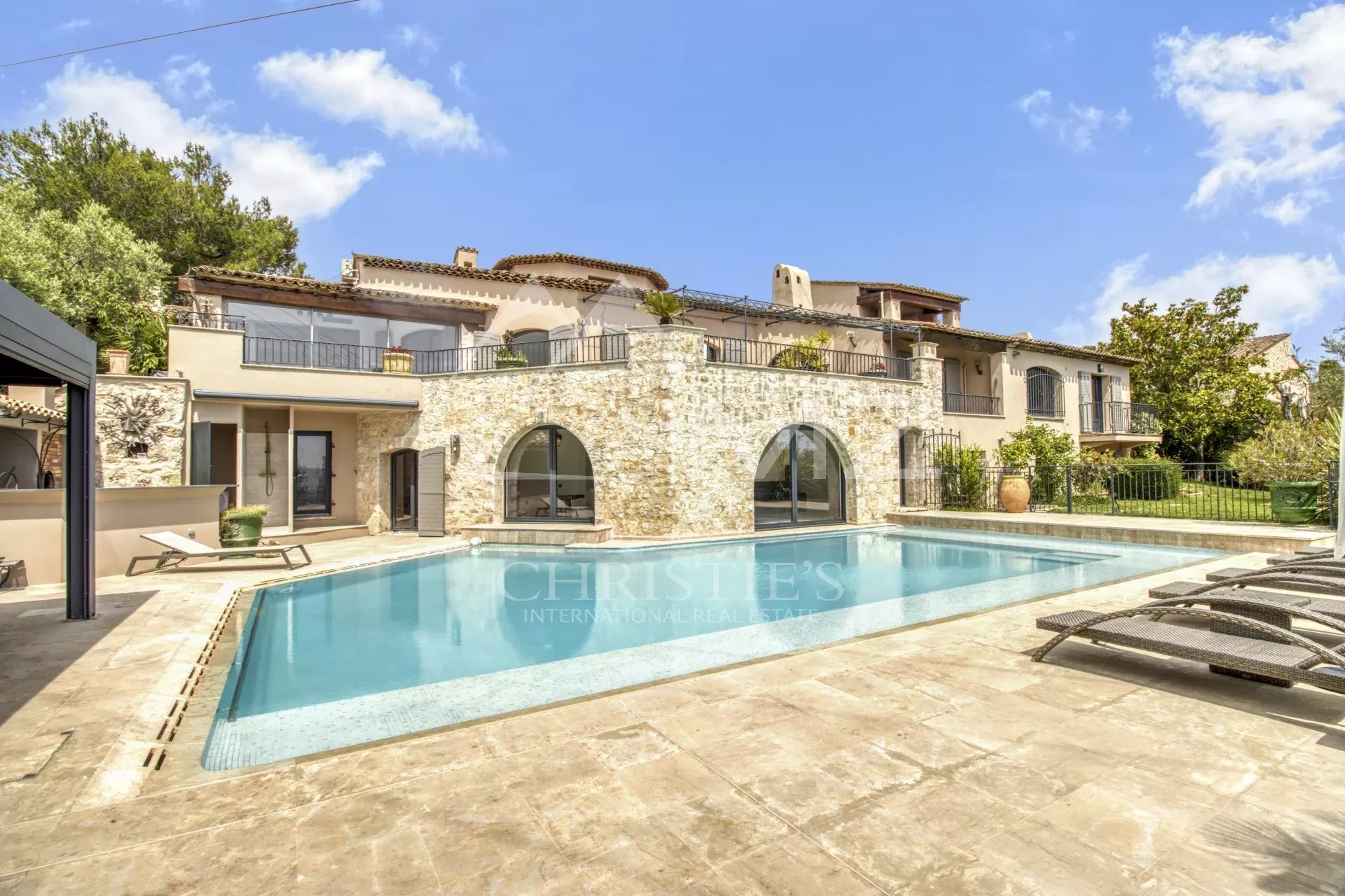 Mougins -  Vue dégagée sur les collines et la mer - 5 chambres