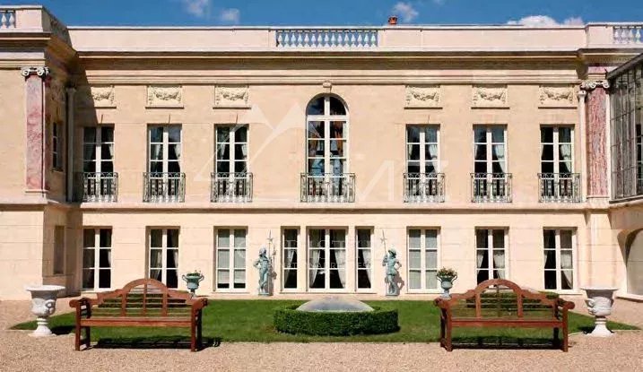 A VENDRE - HOTEL PARTICULIER  - PALAIS ROSE