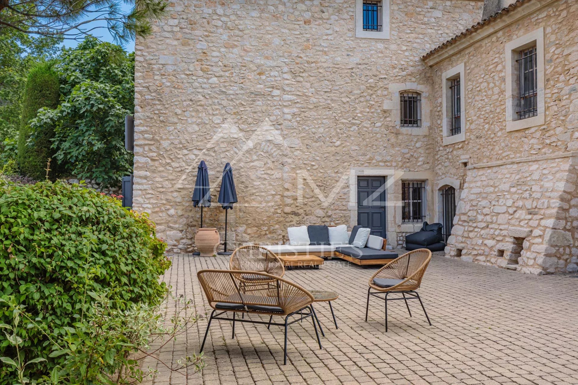 Ménerbes - Gorgeous property with heated pool and tennis court