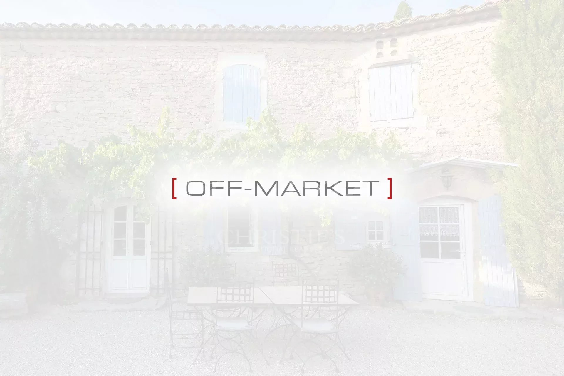 OFF MARKET - PROPRIETE PROVENCALE - VUE MER -  VILLAGE A PIED