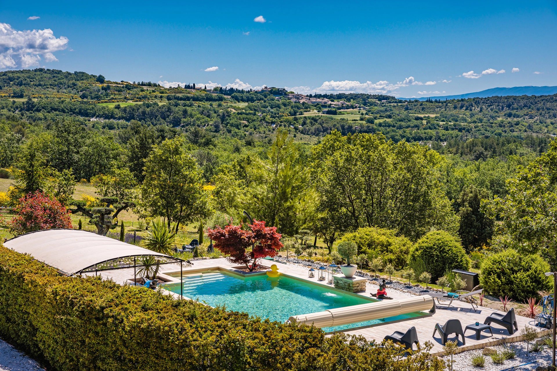 Proche Gordes - Belle bastide avec piscine chauffée