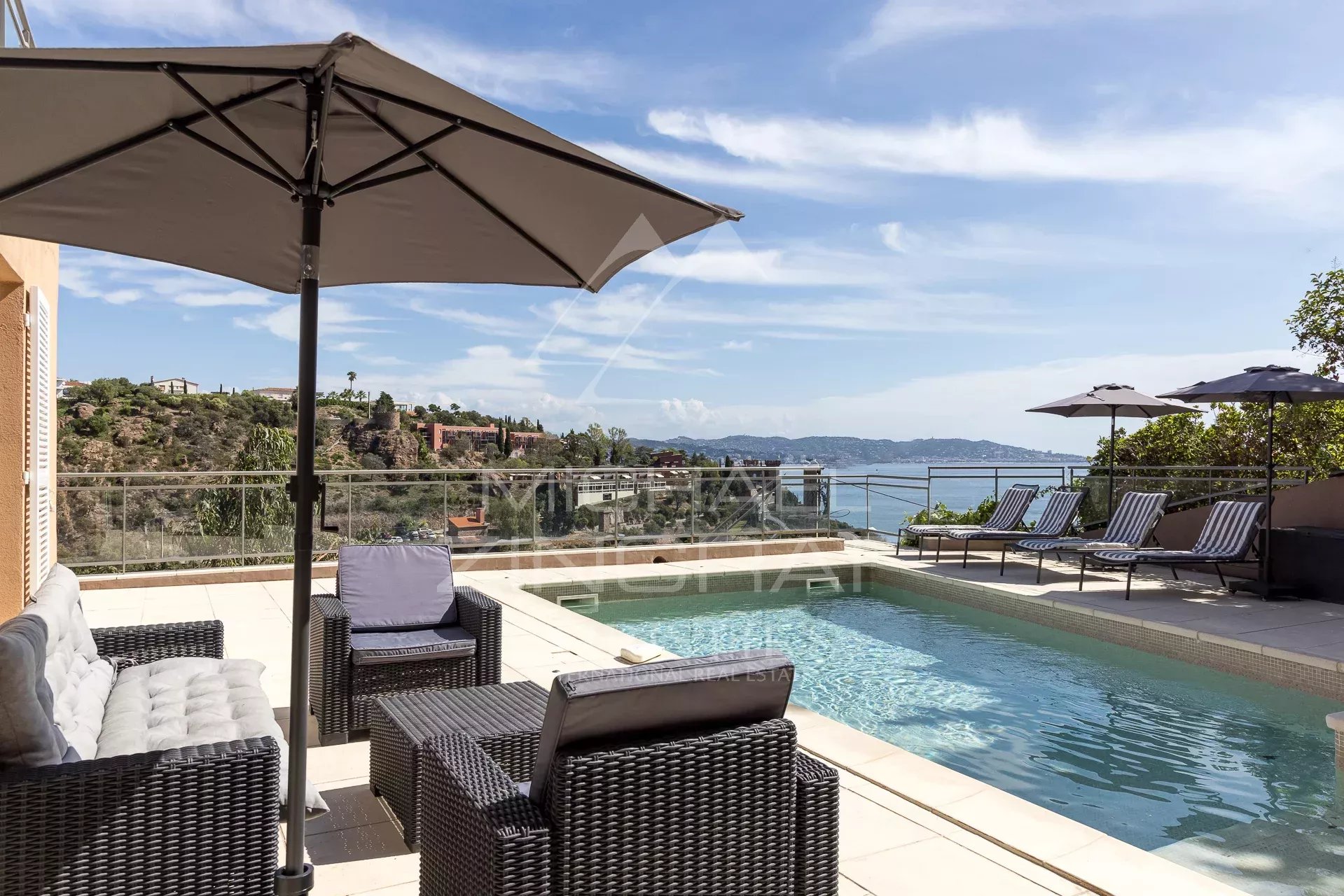 Nahe Cannes - Théoule-Sur-Mer - Elegantes Familienhaus mit Meerblick