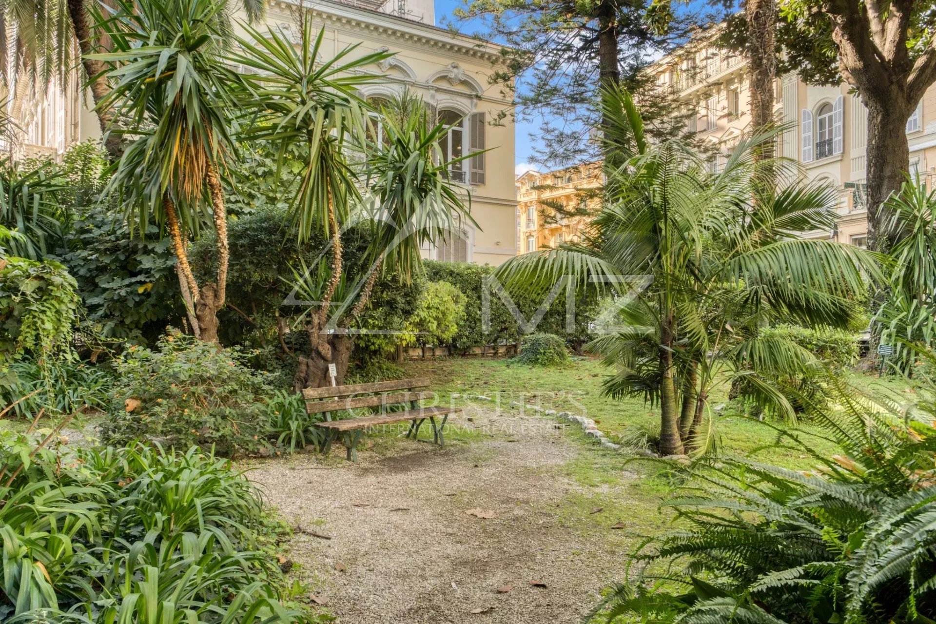 Victor Hugo - Appartement traversant de 4 pièces avec vue jardin