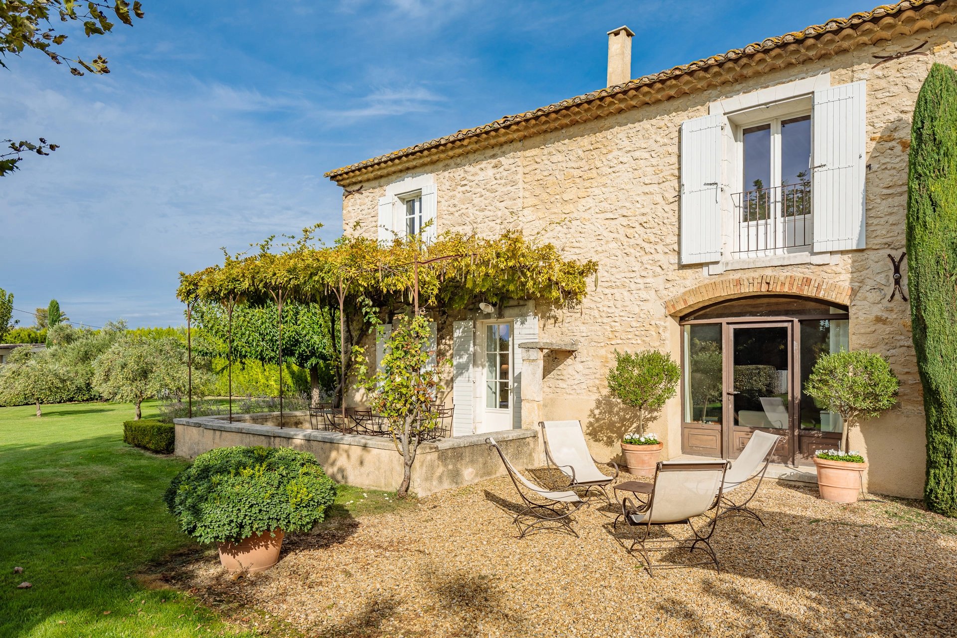 Luberon - Beautiful farmhouse with heated pool