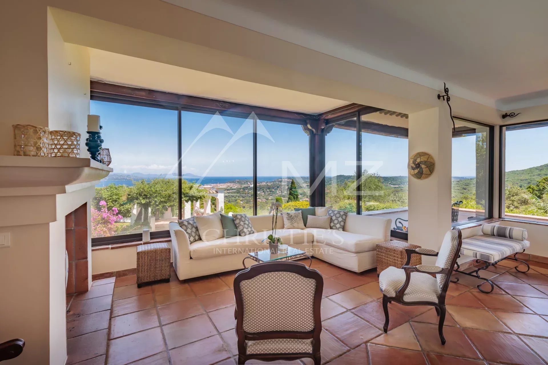 Close to Saint-Tropez - Charming villa with sea view