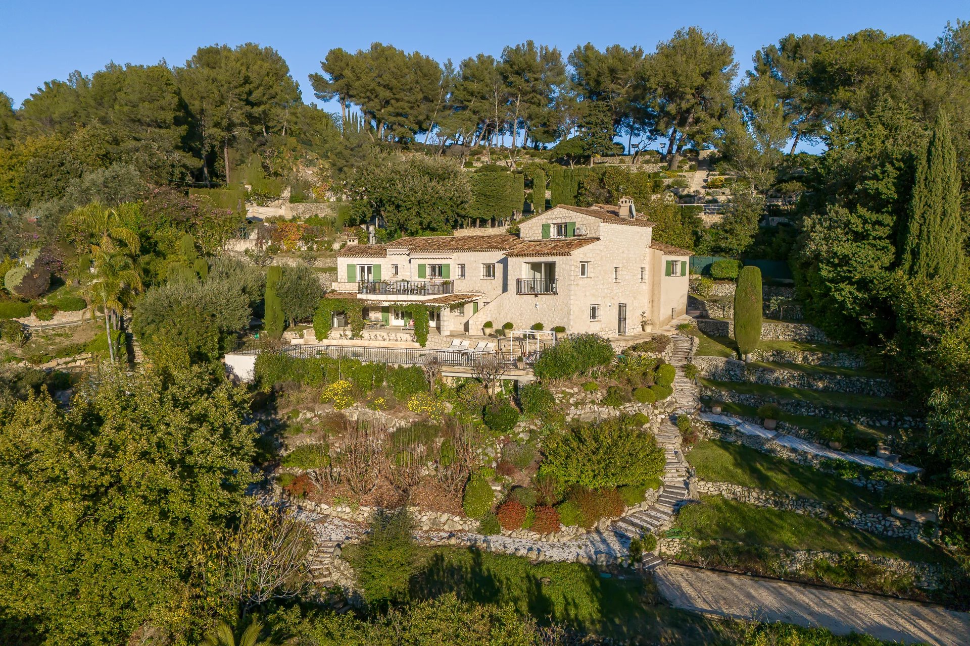 Proche Saint-Paul-de-Vence - Superbe propriété provençale