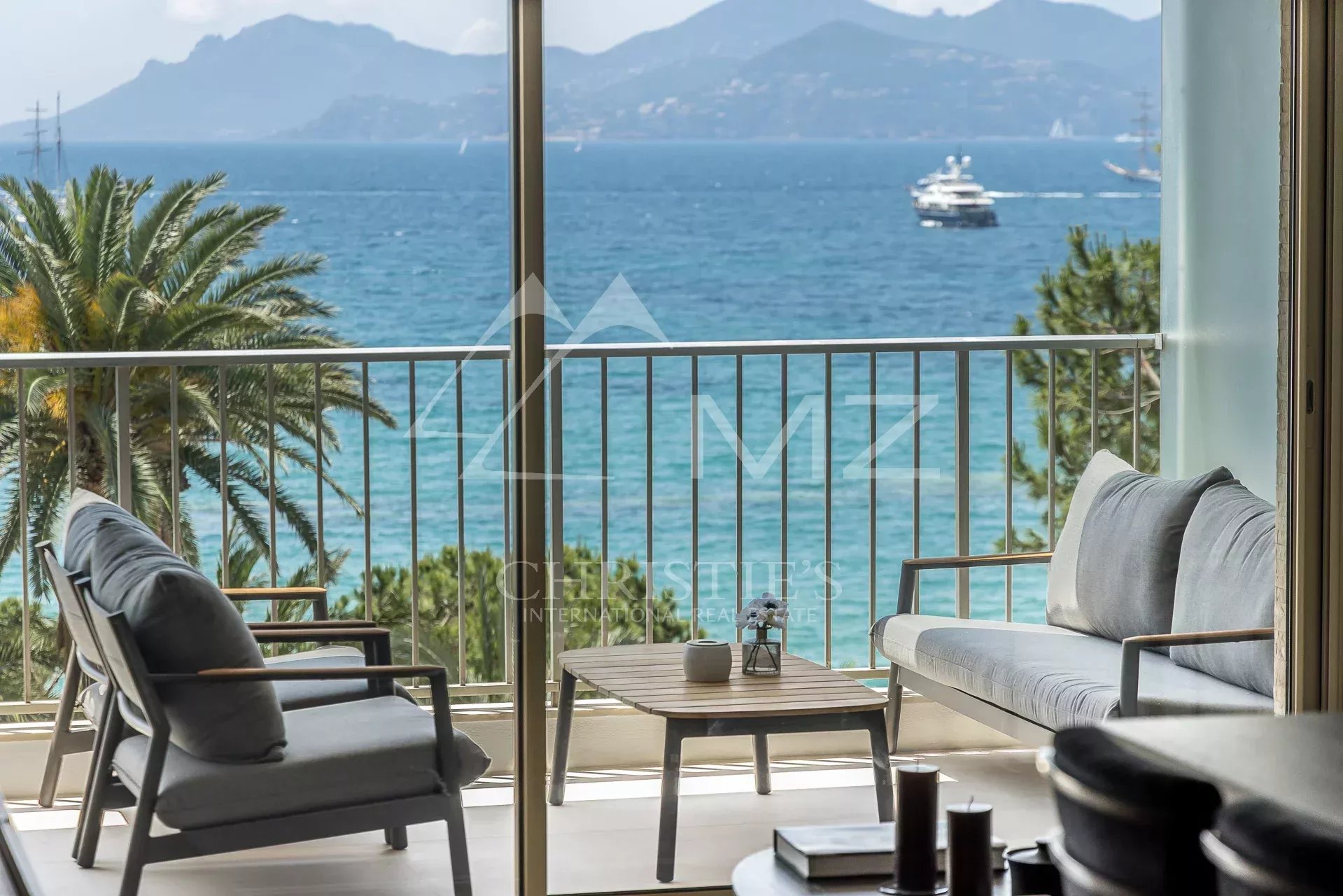 Cannes - Croisette - 2 bedrooms apartment