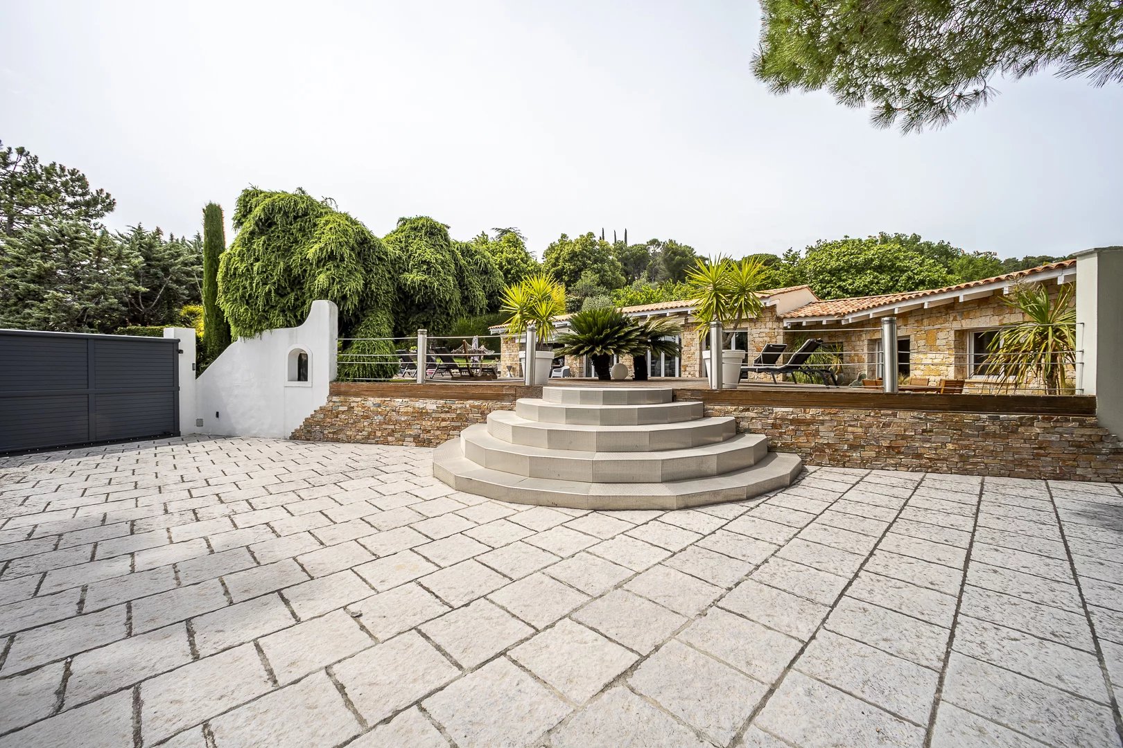 Villa de plain-pied proche Mougins Village