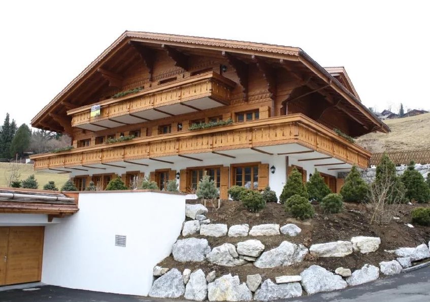 Appartement proche de Gstaad au dernier étage avec vue imprenable sur les montagnes