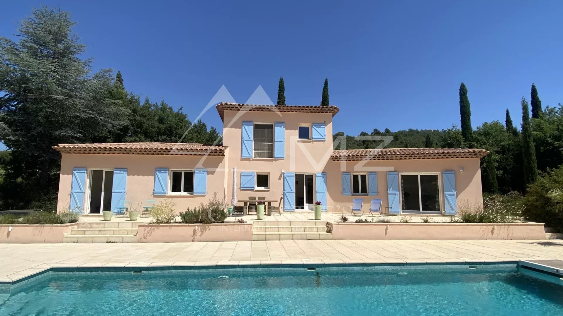 A l'orée d'un bois , villa 5p avec piscine au calme