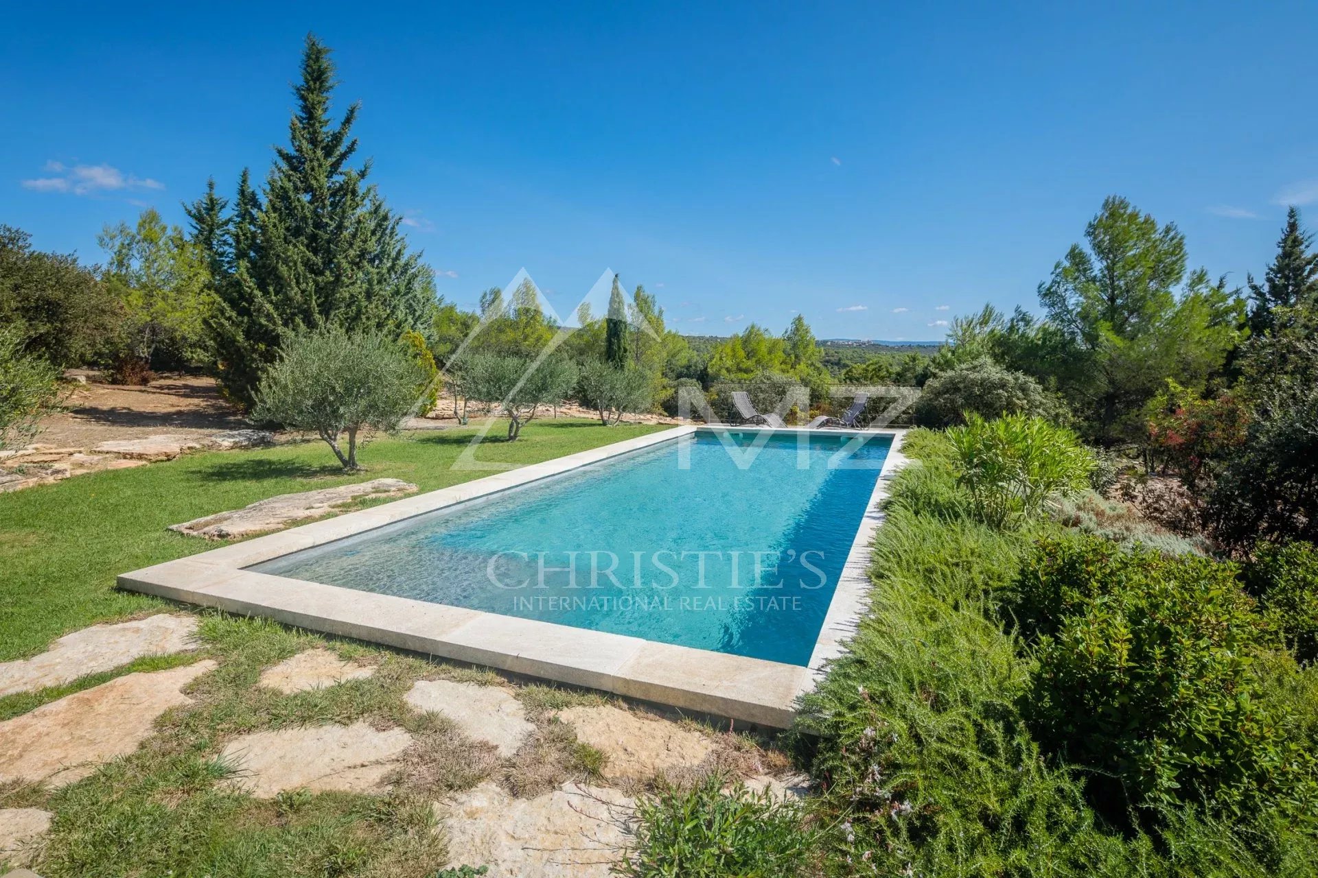 Close to Gordes - Beautiful architect 's house in a splendid environment