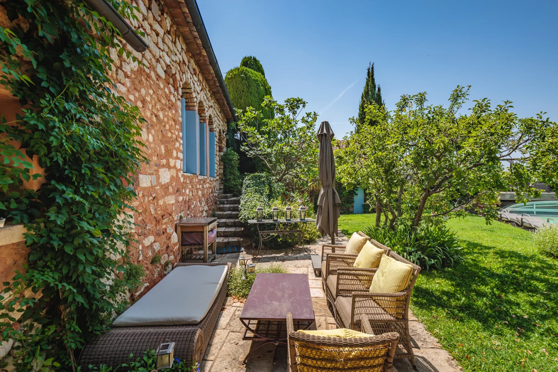 Roussillon - Superbe maison de village avec vue panoramique