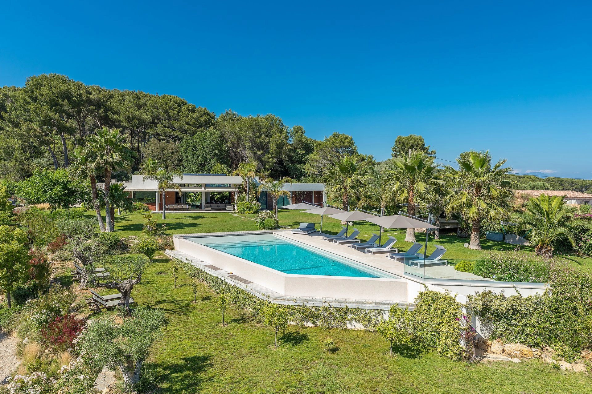 Antibes - Villa californienne avec vue mer