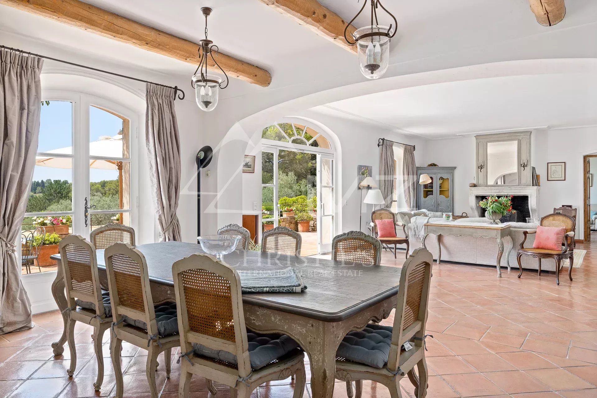 VALBONNE - CHARMING PROVENCAL BASTIDE