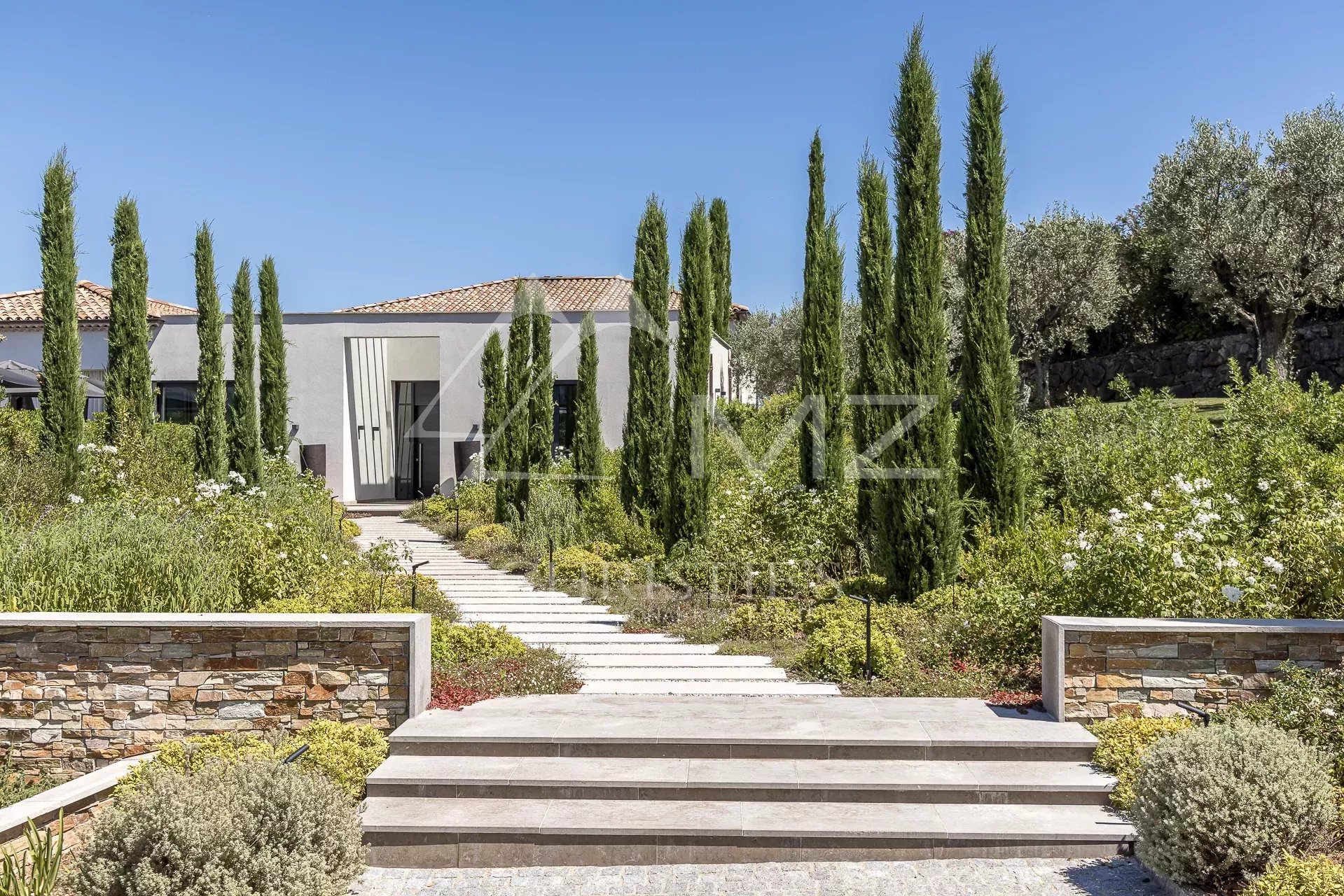 Brand new contemporary villa - close to Valbonne village - 6 bedrooms