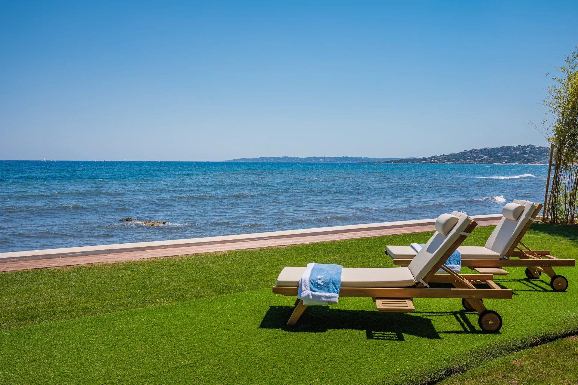 Entre Cannes et Saint Tropez - Villa pieds dans l'eau - Les Issambres