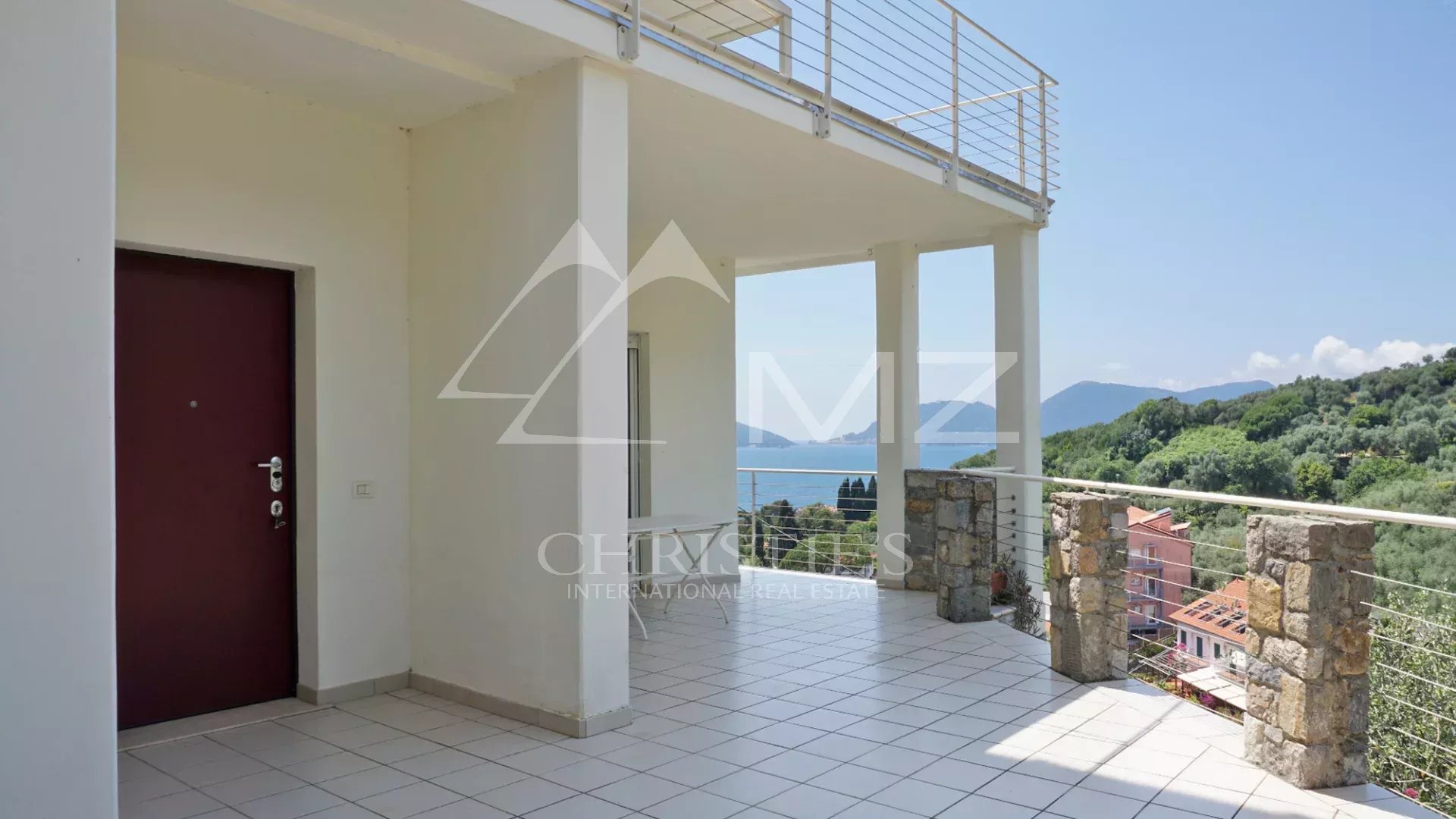 Elegant modern villa with large windows and sea view over the Gulf of Poets in Fiascherino, Lerici