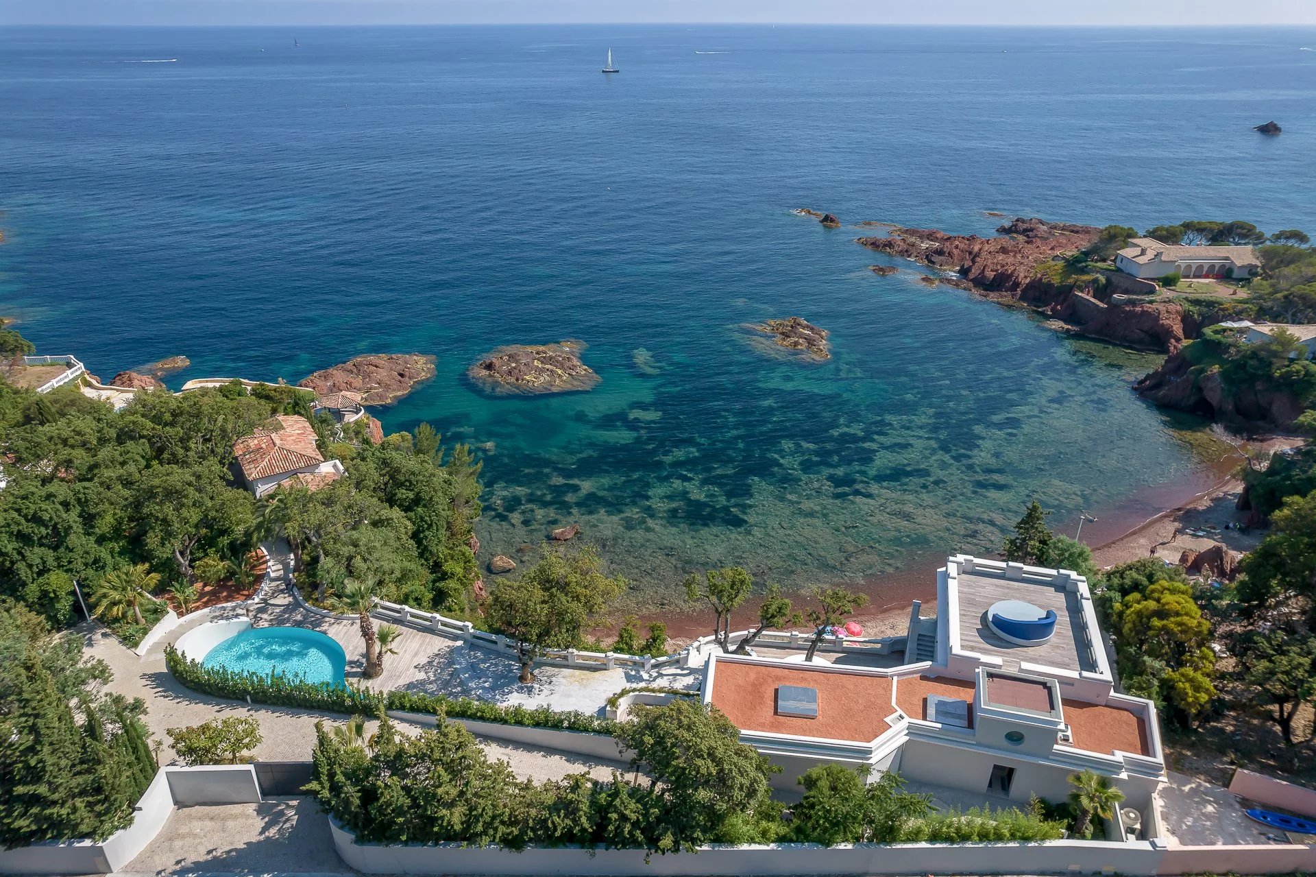 Proche Cannes - Villa pieds dans l'eau