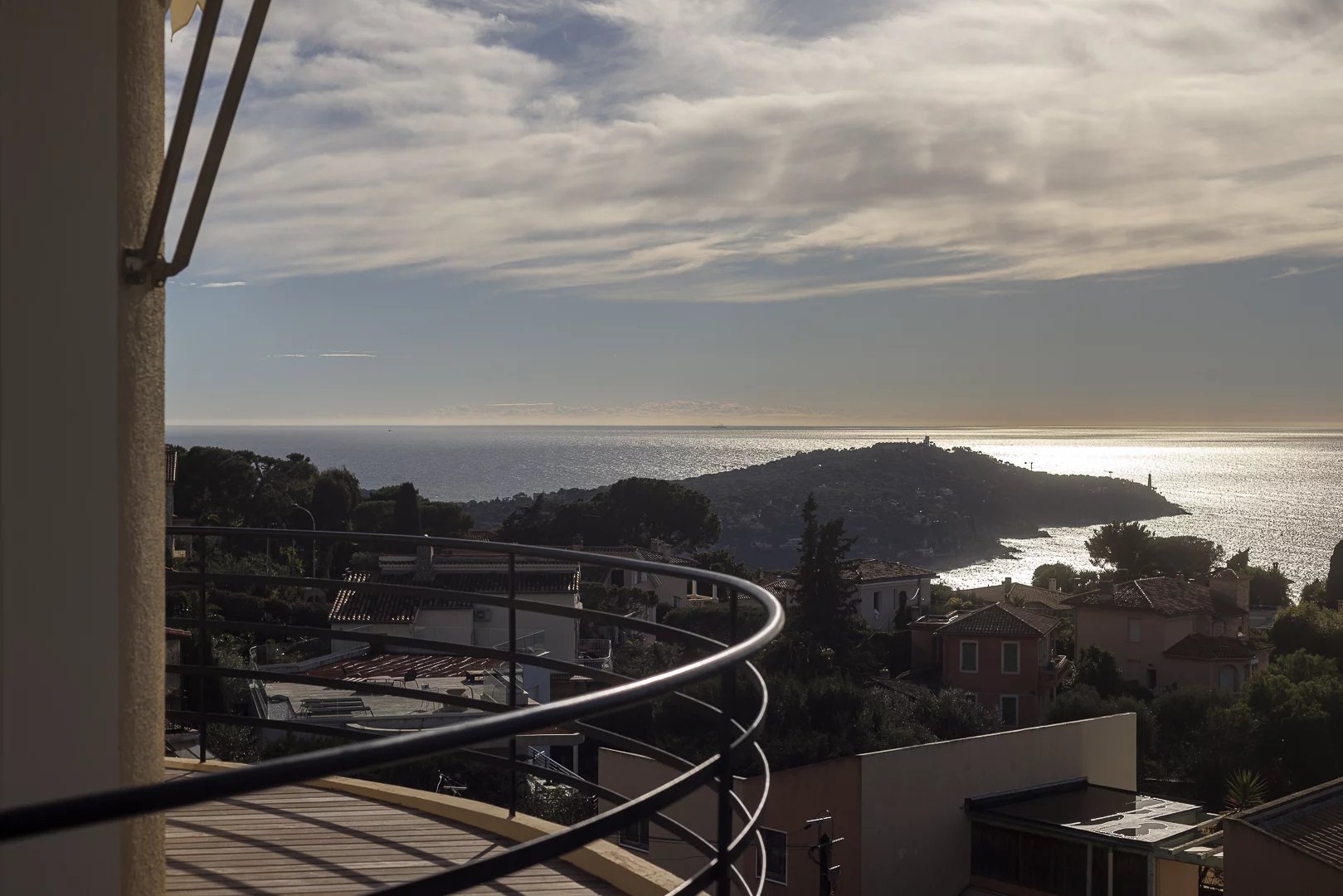 Magnifique appartement rénové avec Vue mer panoramique