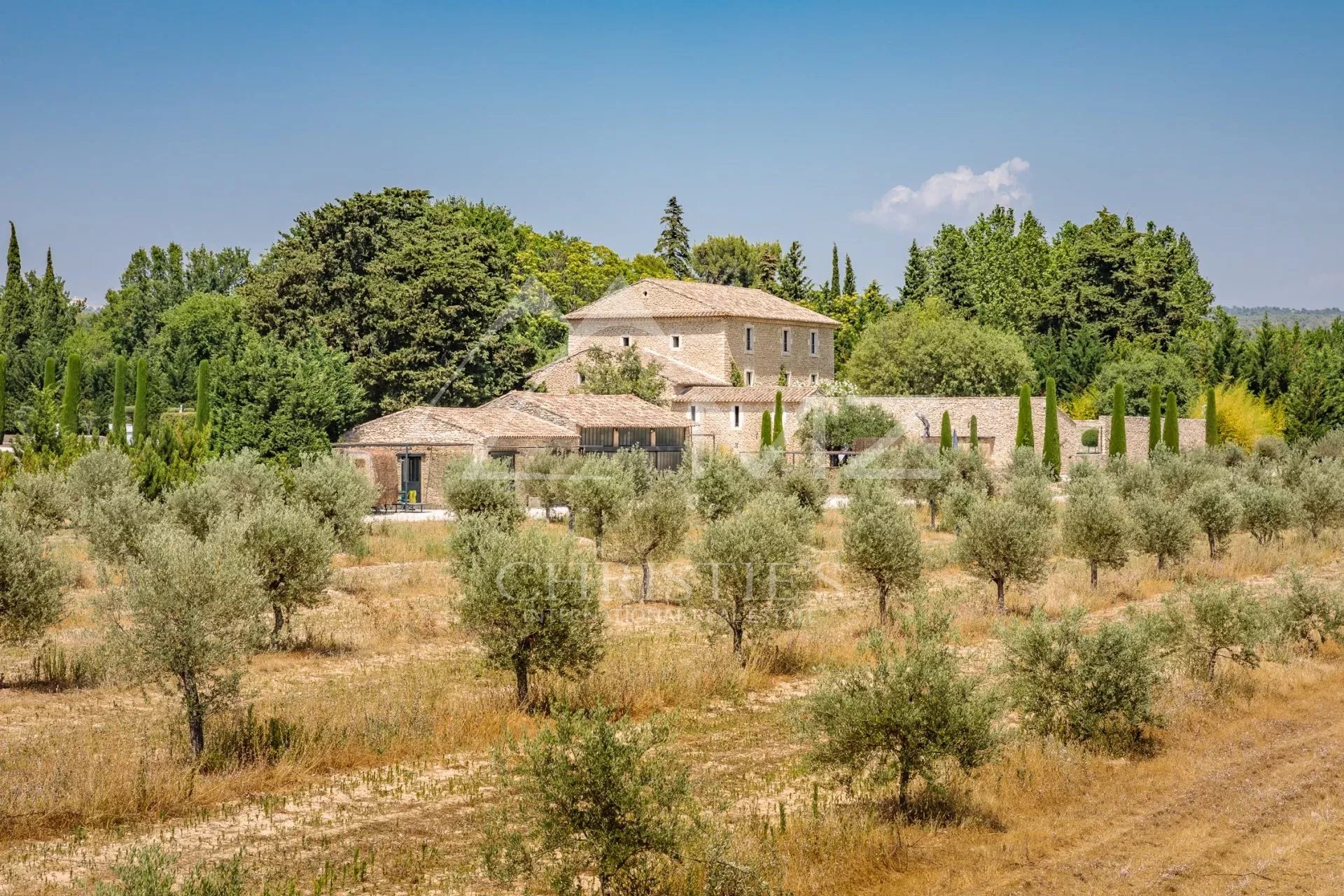 Proche Gordes - Magnifique Mas restauré au milieu des oliviers