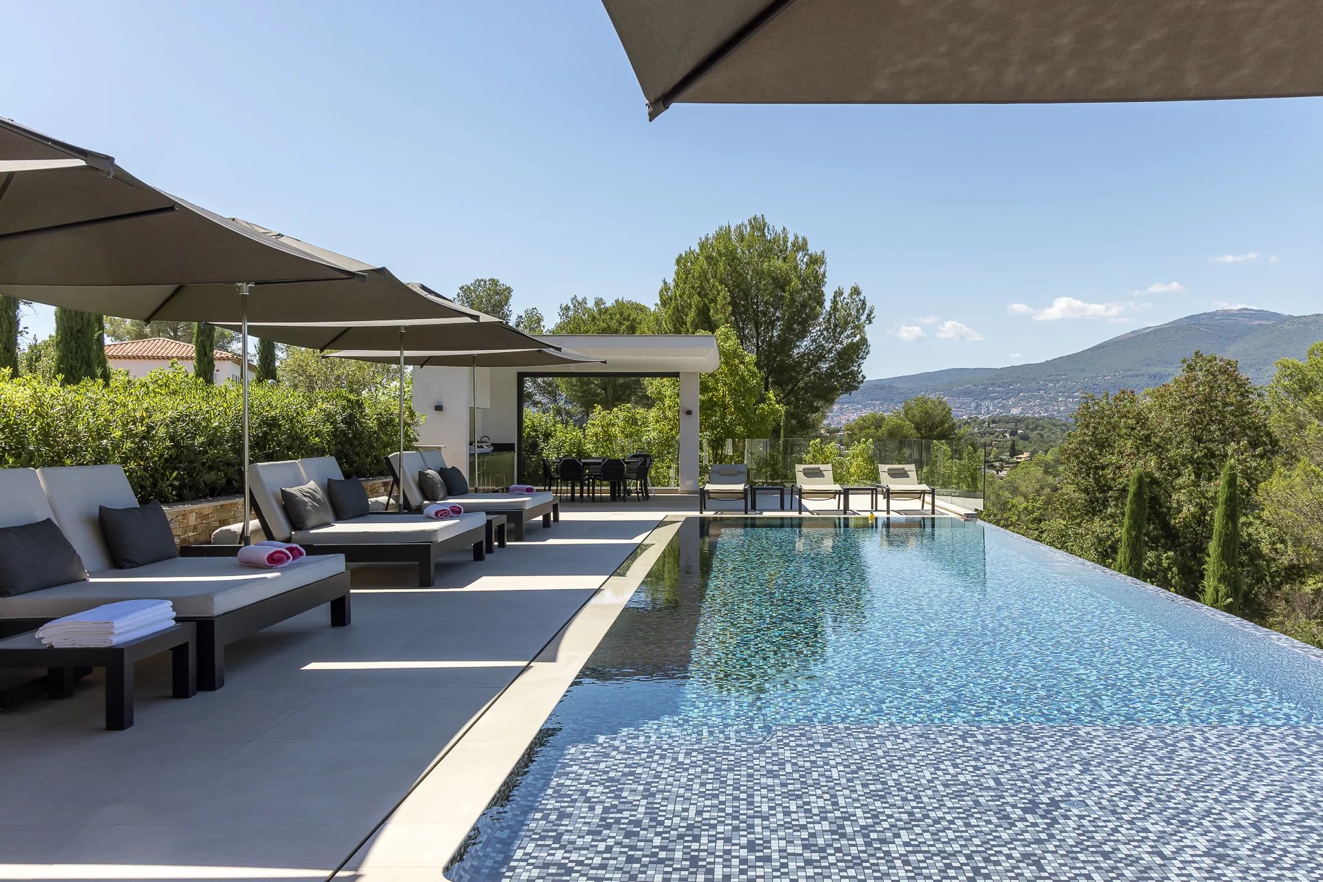 Villa neuve contemporaine - Valbonne village - 6 chambres