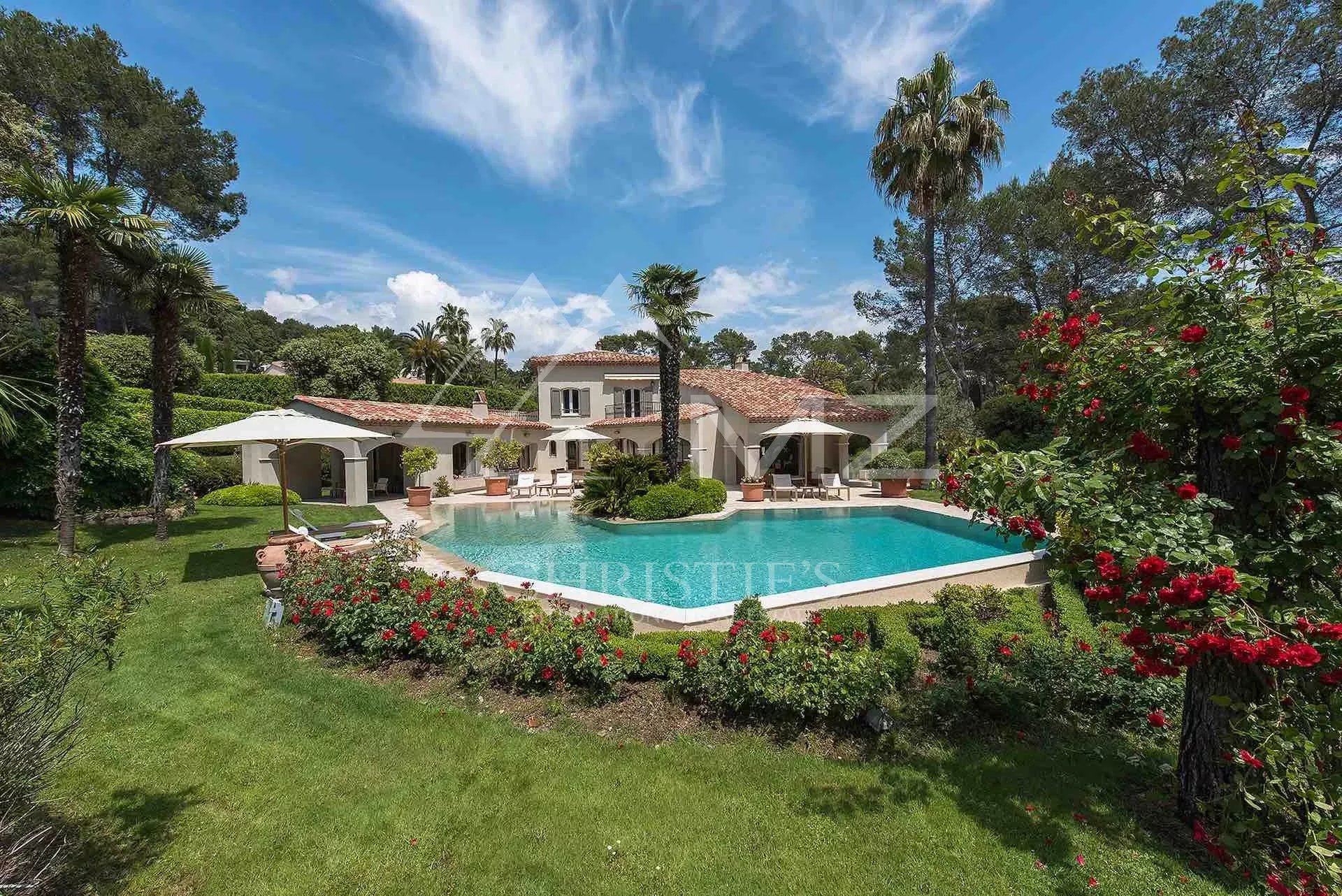 Mougins - Superbe villa dans prestigieux domaine privé