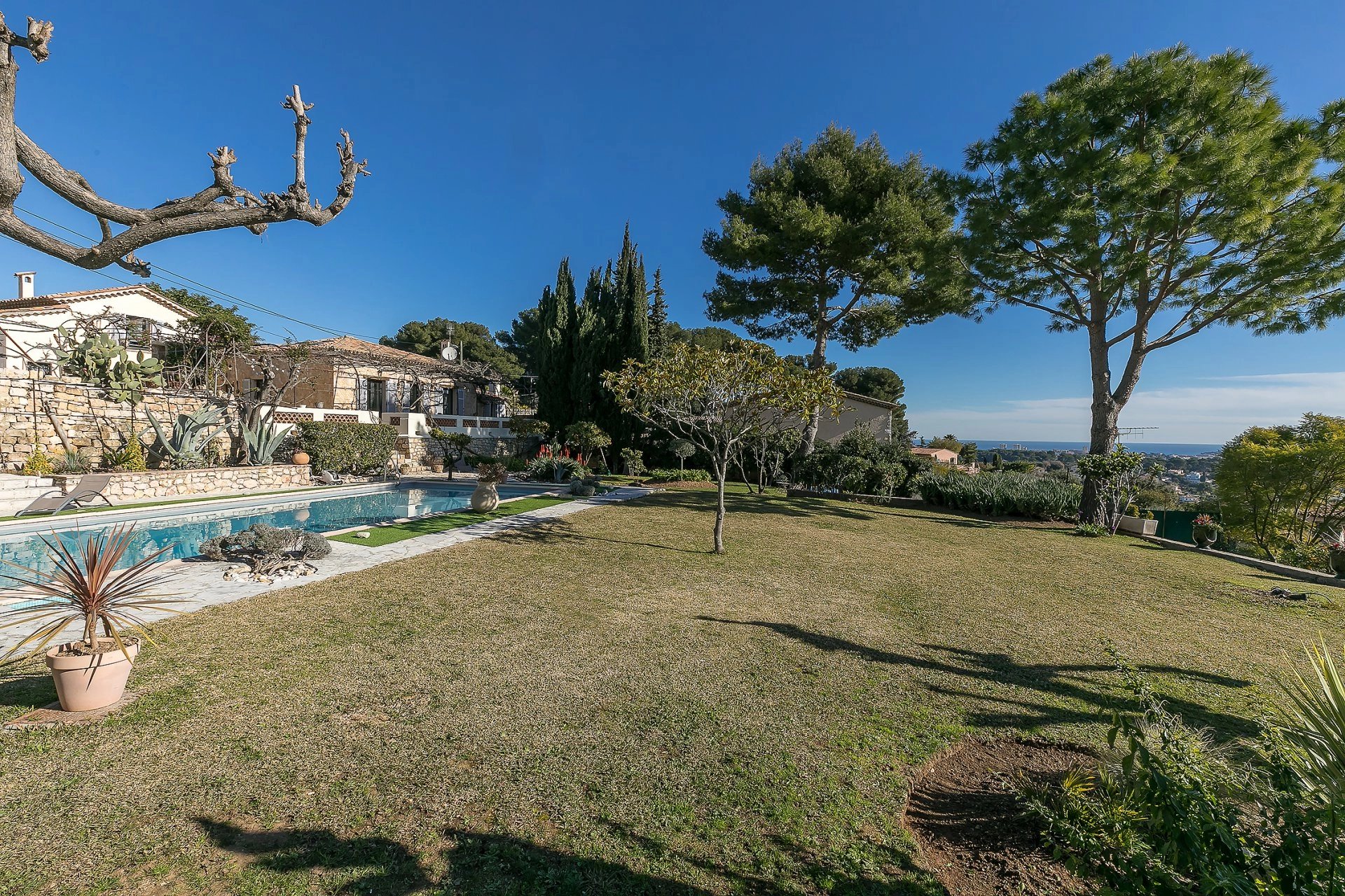 Antibes - Villa avec vue mer panoramique