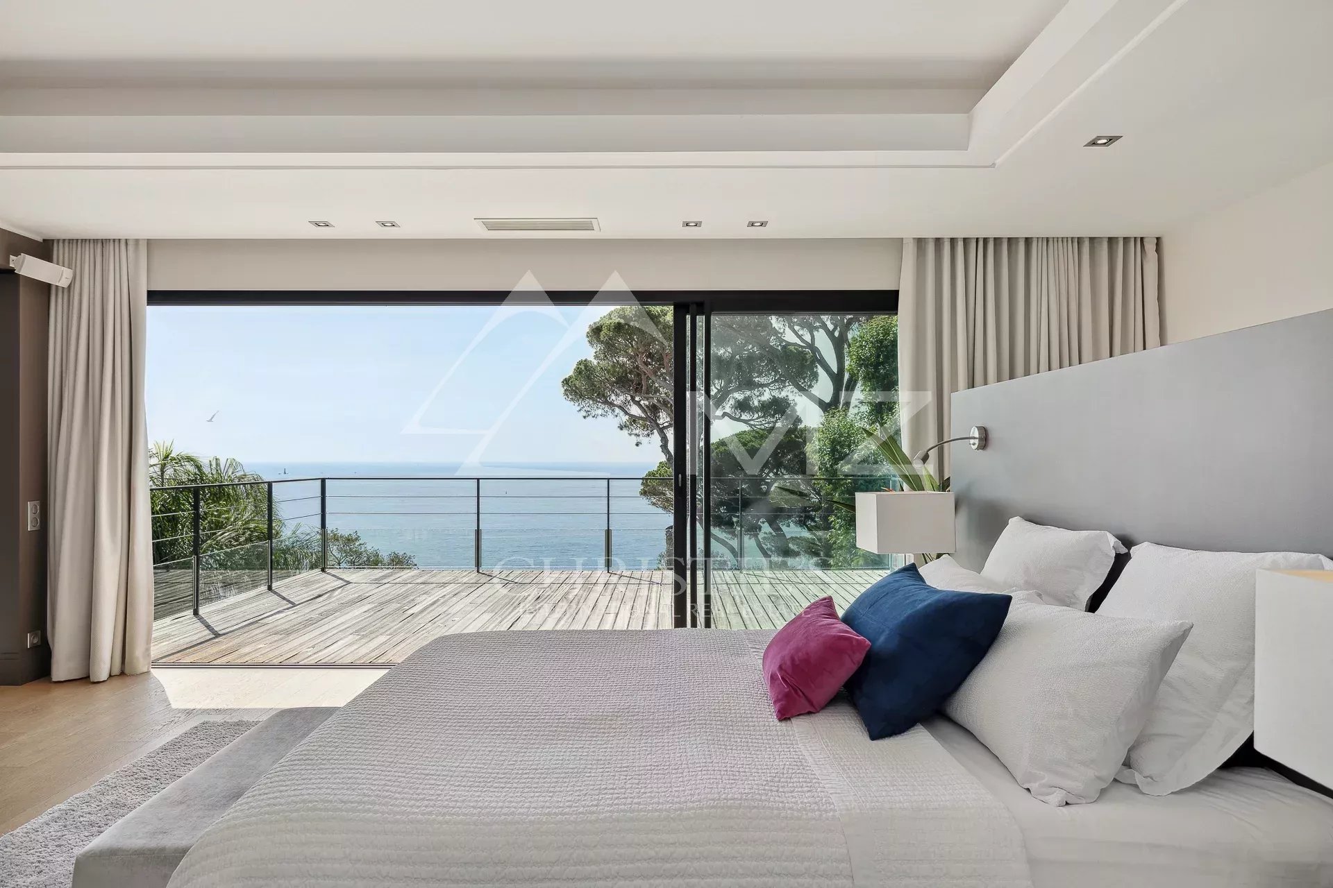 Cannes - superbe villa contemporaine 4 chambres