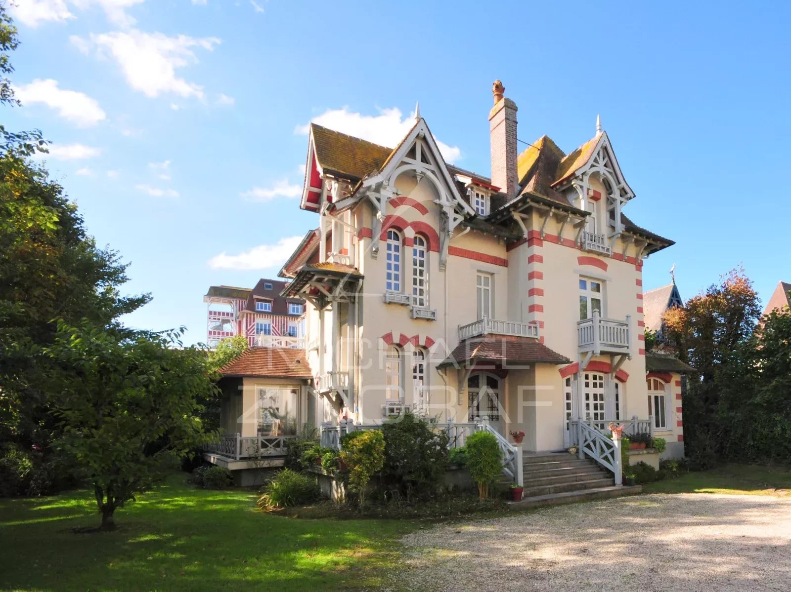 Villa anglo-normande triangle d'or Deauville