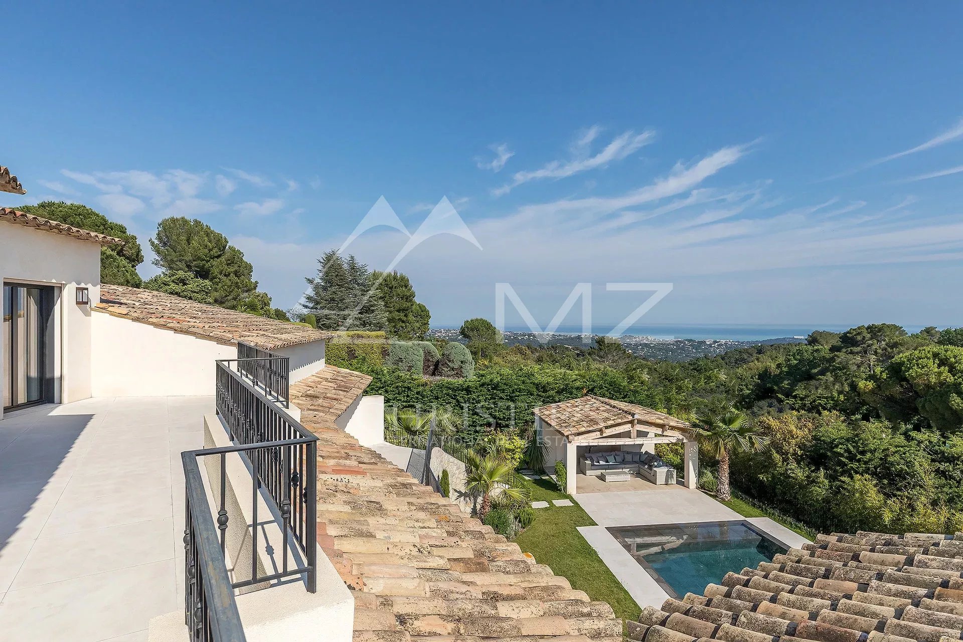 Nahe Saint-Paul de Vence - Luxuriöse Villa in einem geschlossenen Anwesen