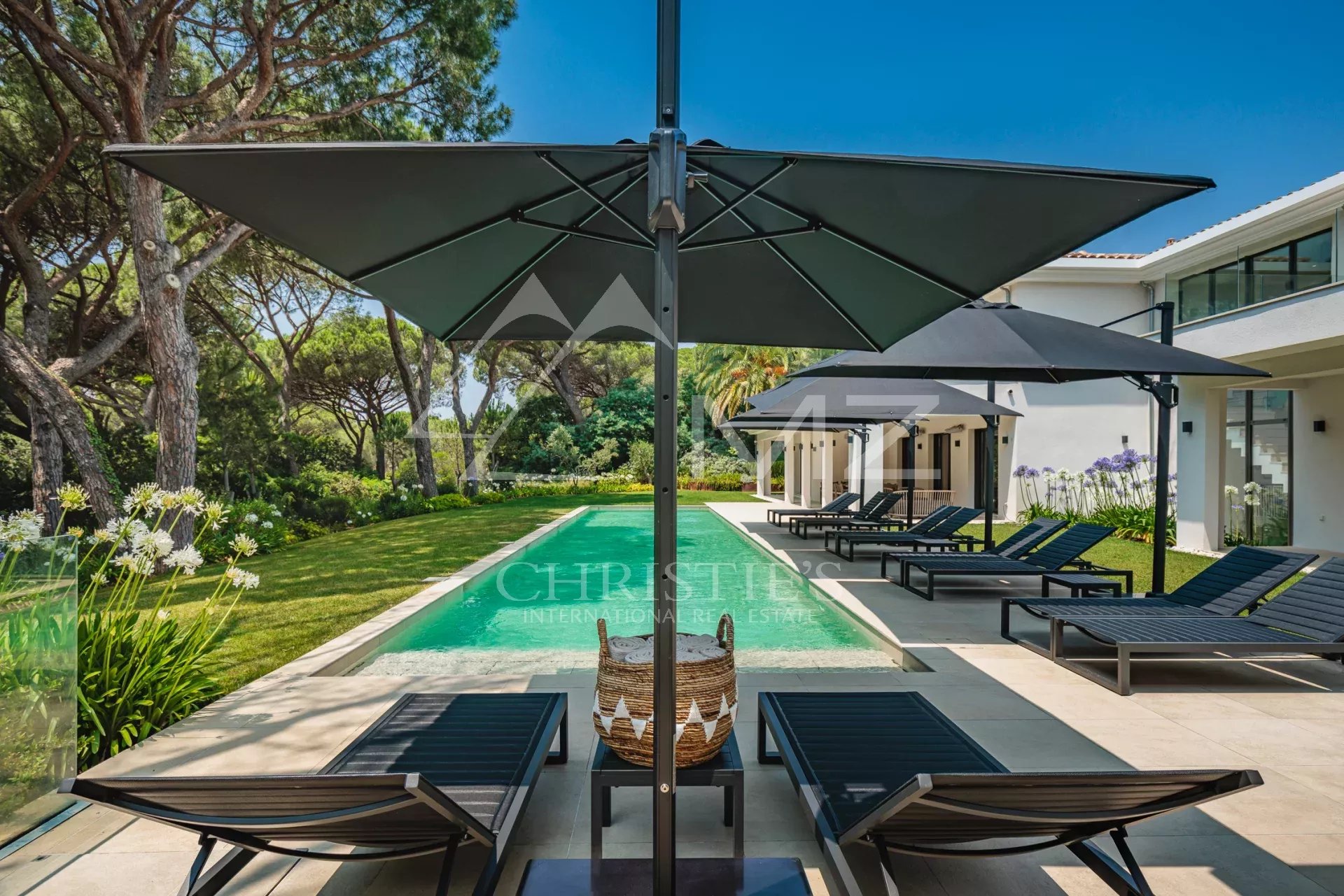 Saint Tropez - Villa contemporaine dans les Parcs de Saint Tropez