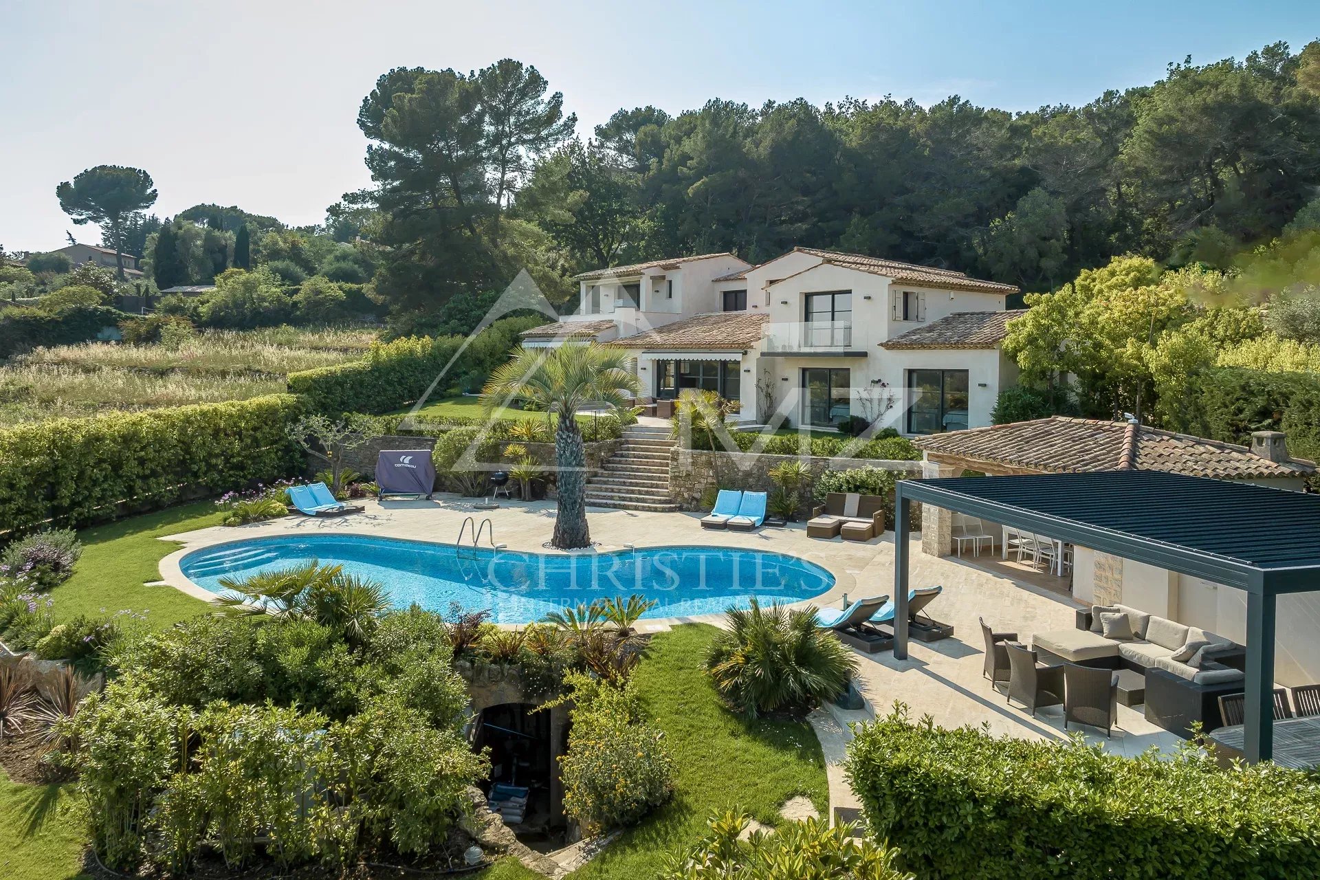 MOUGINS - Magnifique villa contemporaine vue mer