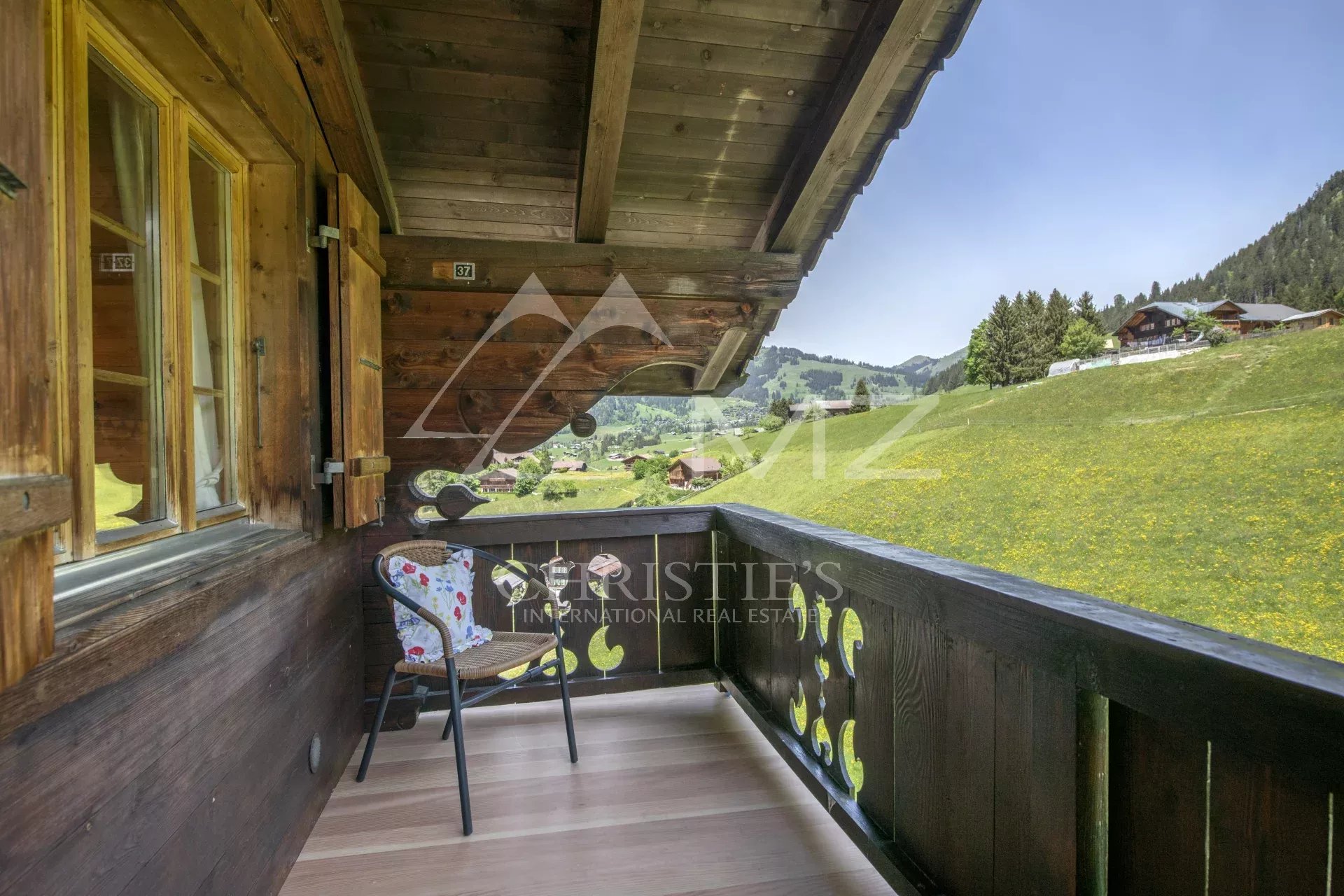 Traditionelles Chalet zur Vermietung in Oberbort mit herrlicher Aussicht