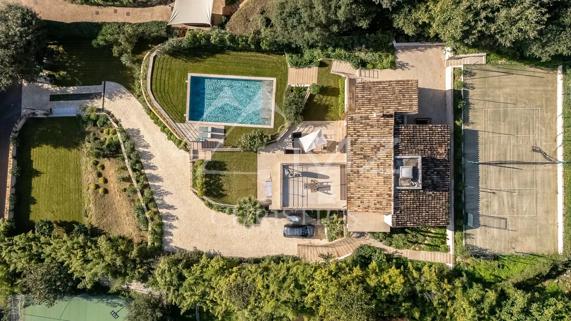 Proche Saint-Paul de Vence - Superbe propriété entièrement rénovée avec vue mer