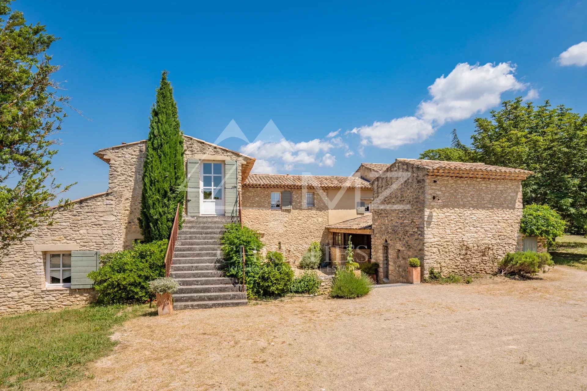 Luberon - Beautiful provençal home with long pool