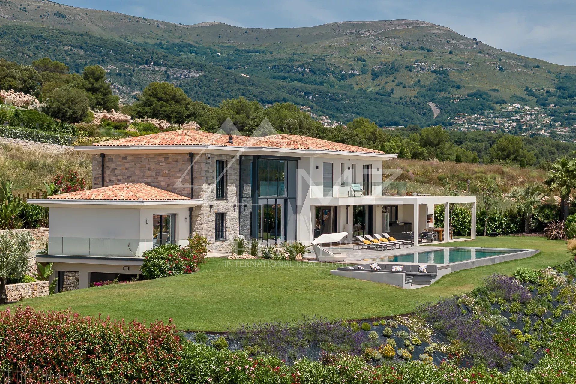 Roquefort-les-Pins - Villa contemporaine neuve avec vue panoramique mer - 5 chambres