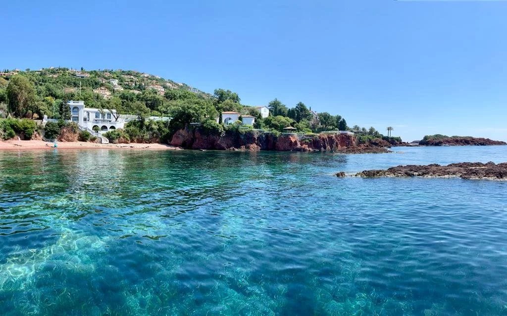 Proche Cannes - Villa pieds dans l'eau