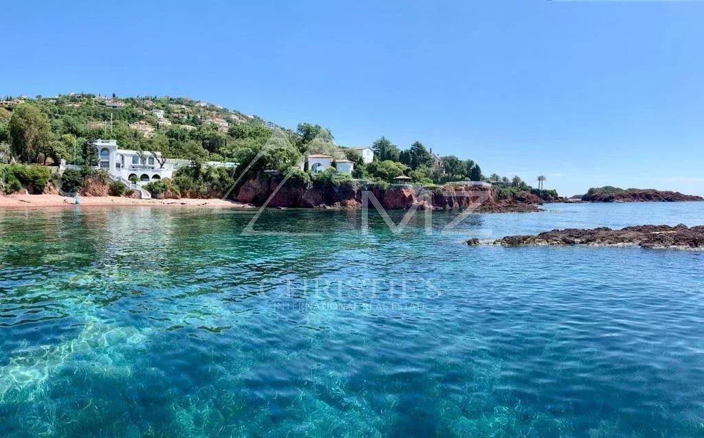 Proche Cannes - Villa pieds dans l'eau