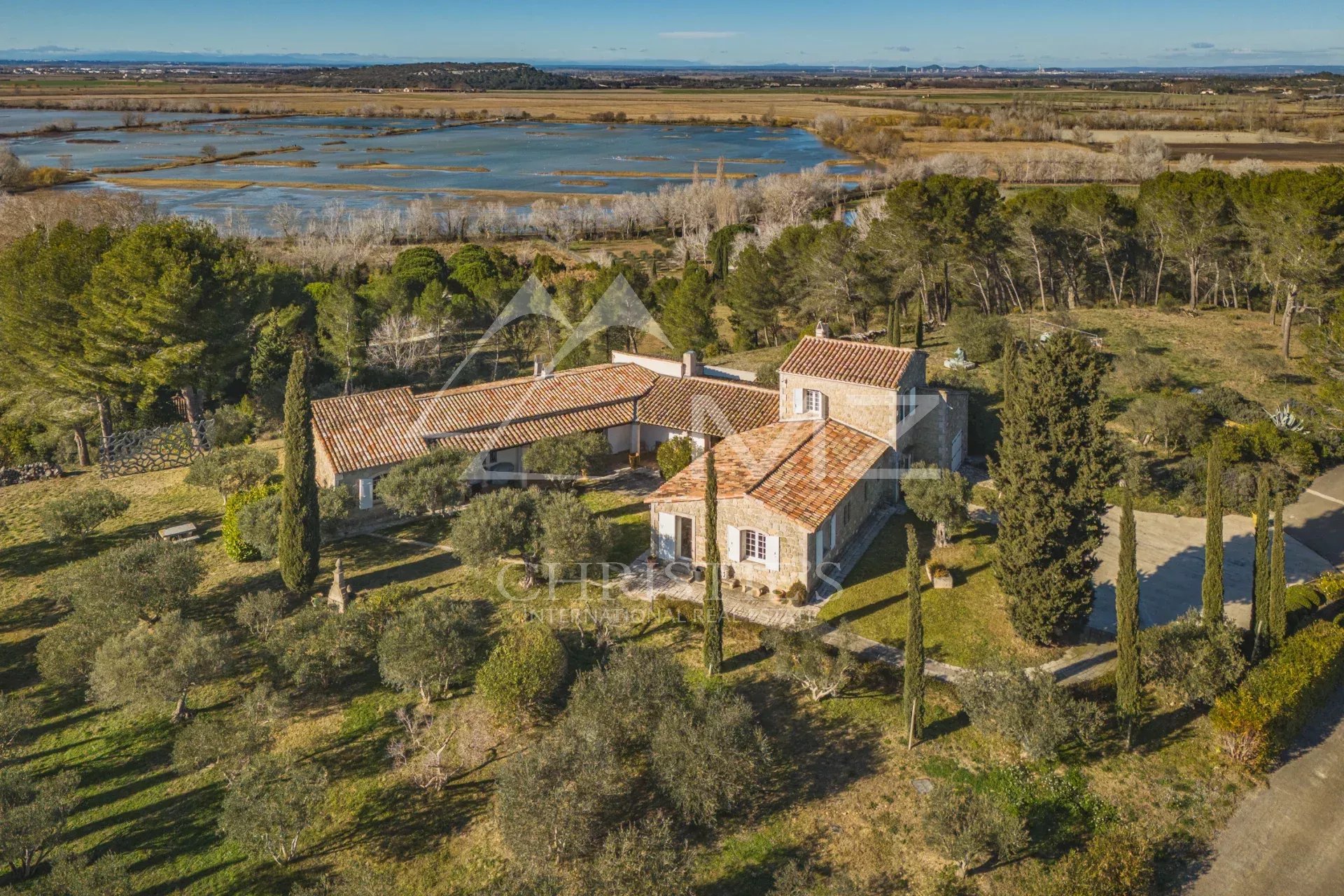 Maisons en pierre avec vue panoramique proche de Fontvieille