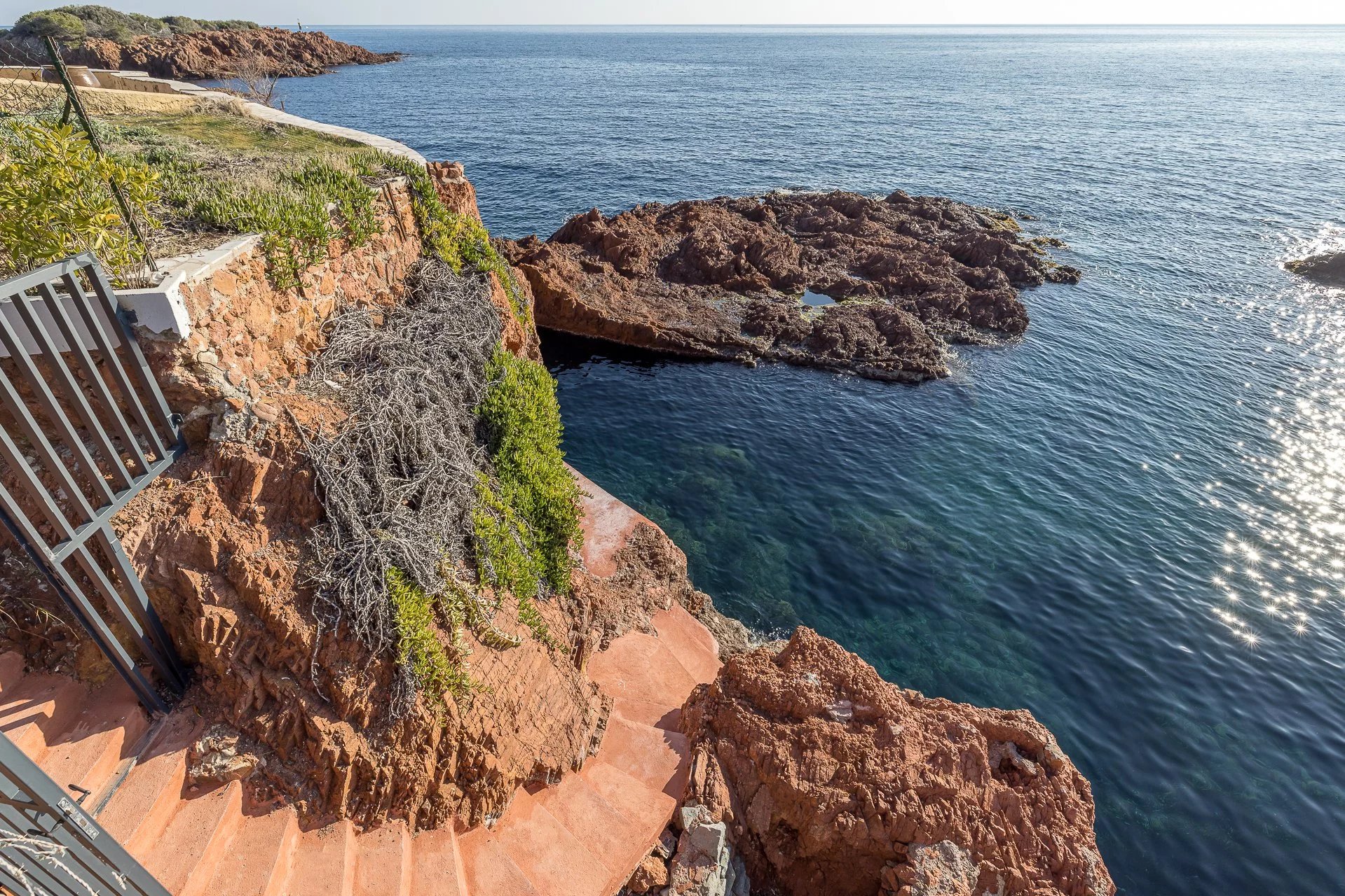 Proche Cannes - Villa pieds dans l'eau