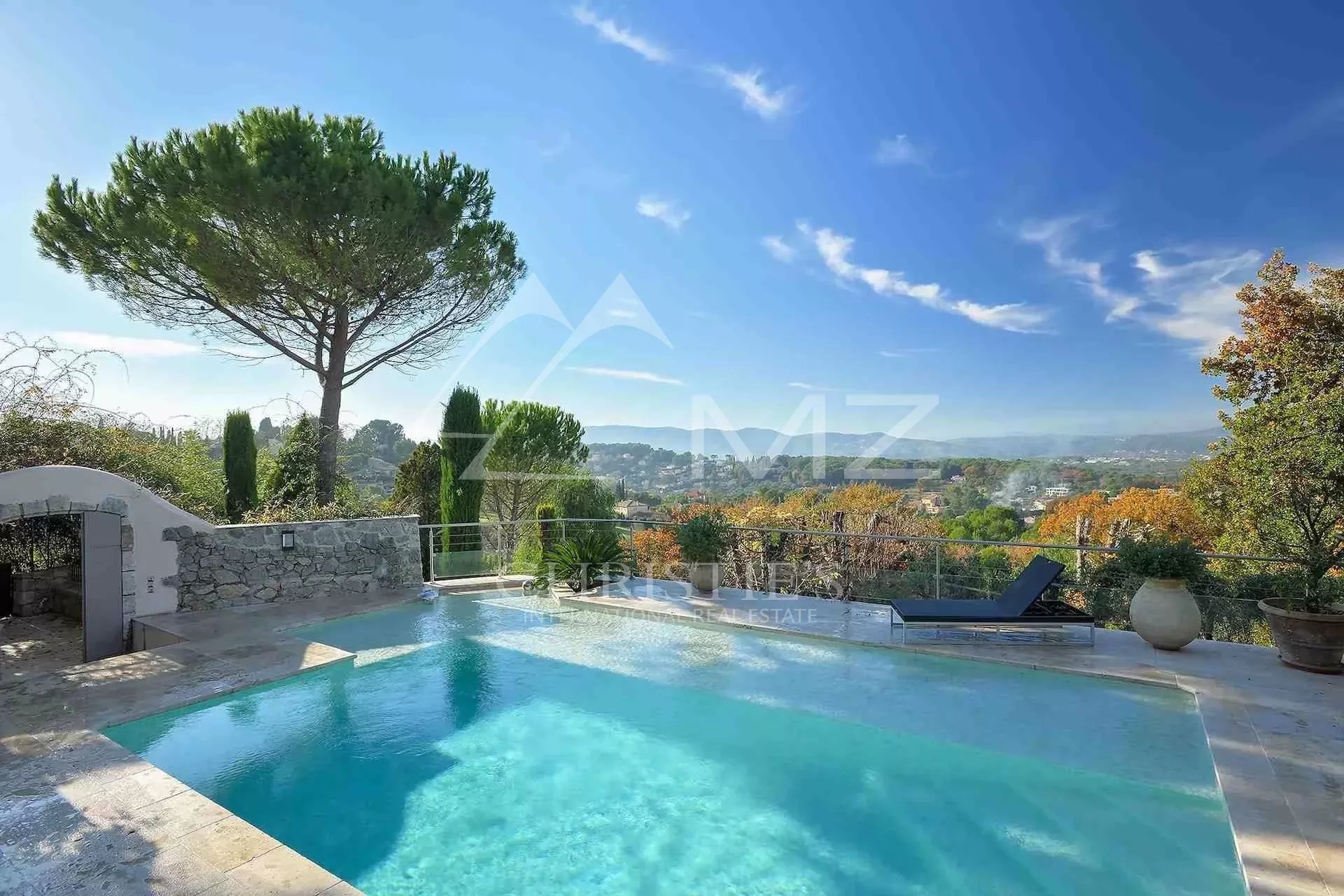 Unique property in the heart of Mougins village