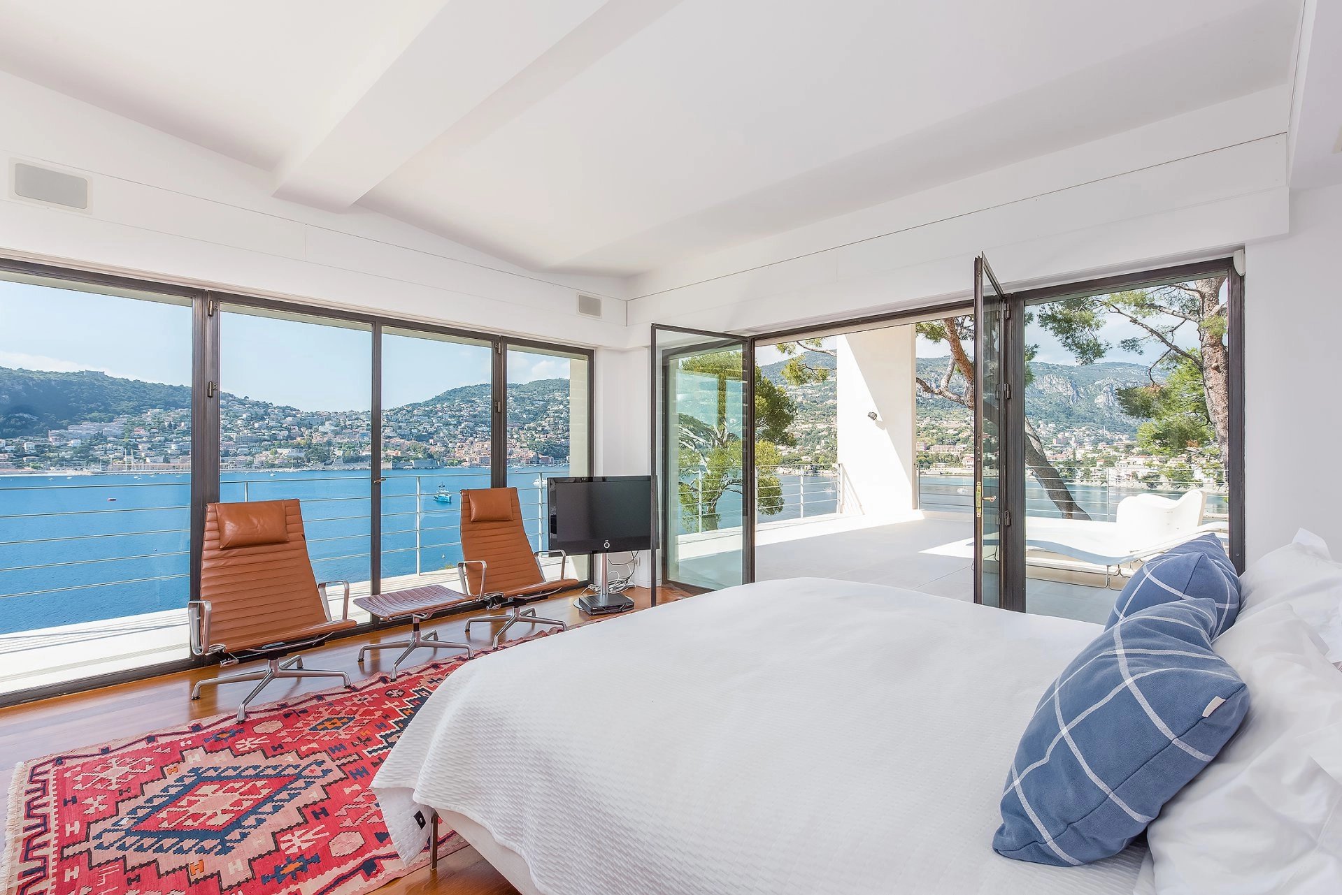 Saint-Jean Cap Ferrat - Villa moderne face à la mer